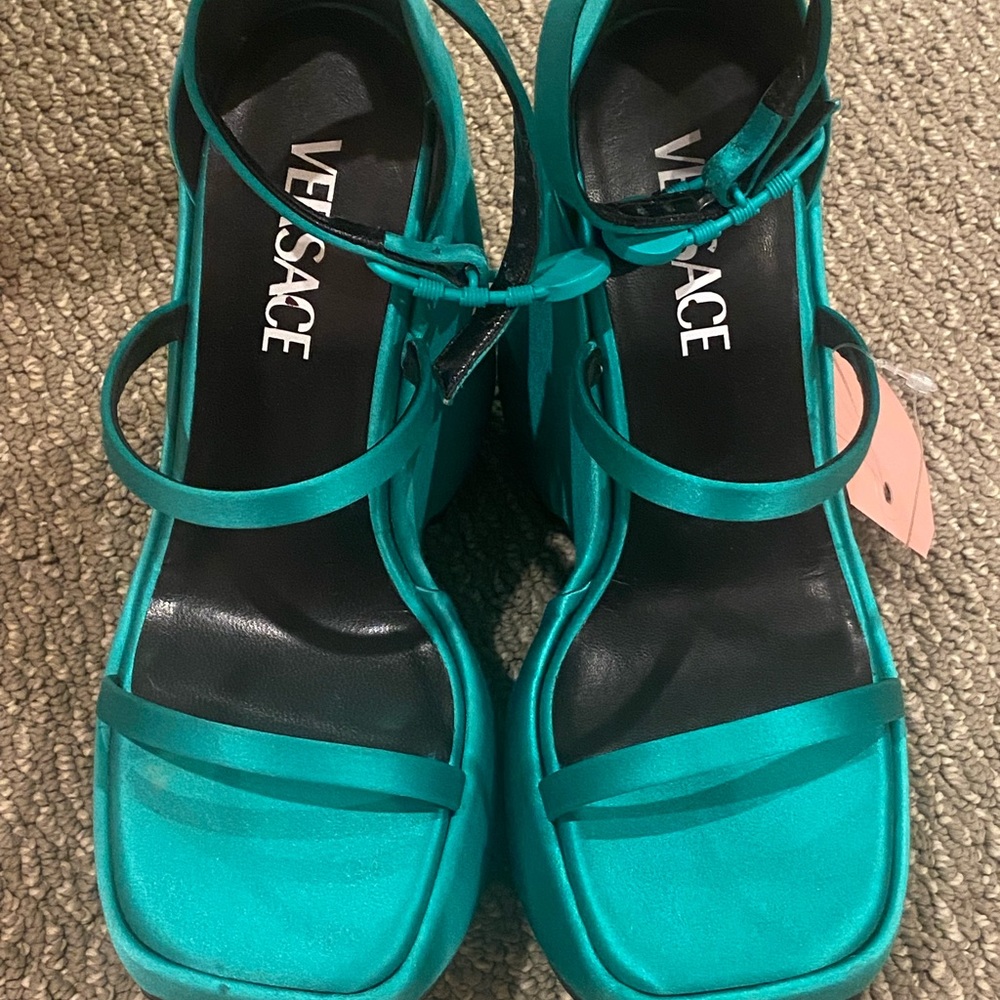 NWOT Versace Platform 3-Strap Sandals (Size 6)